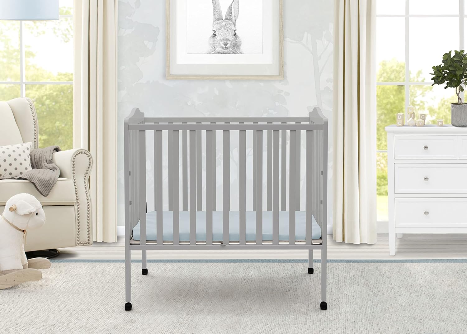 Delta Portable Mini Crib and foldable too